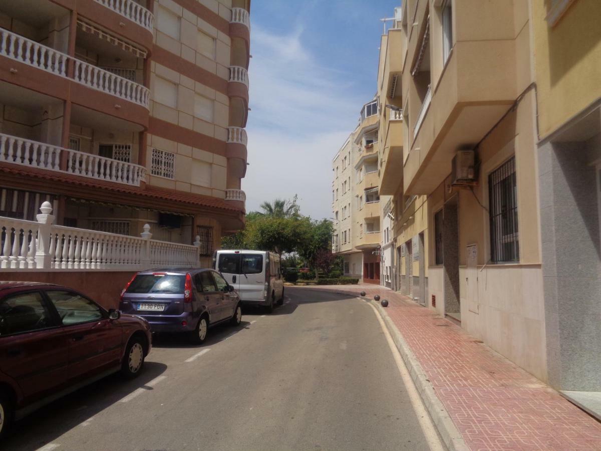 Apartament Ricardo La Mata Torrevieja Luaran gambar